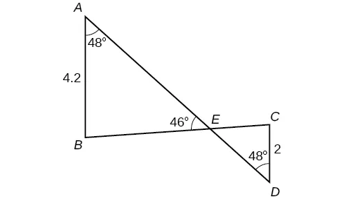 Dos triángulos formados por la intersección de las líneas A D y B C. Se cruzan en el punto E. El primer triángulo está formado por los vértices A, B y E, mientras que el segundo triángulo está formado por los vértices C, E y D. El ángulo A es de 48 grados, el lado A B es de 4,2, el ángulo D es de 48 grados y el lado C D es de 2. El ángulo A E B es de 46 grados.