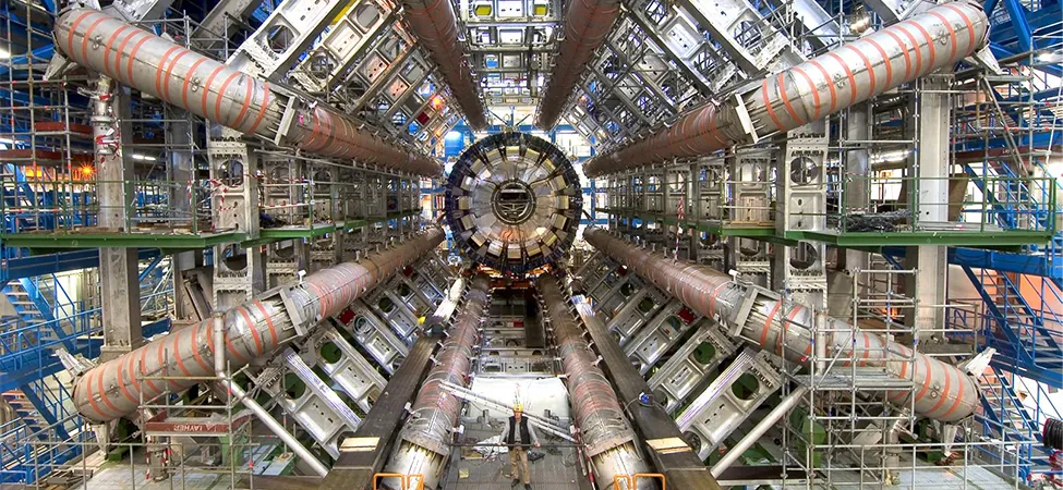 Zdjęcie detektora ATLAS w Wielkim Zderzaczu Hadronów LHC w Genewie.