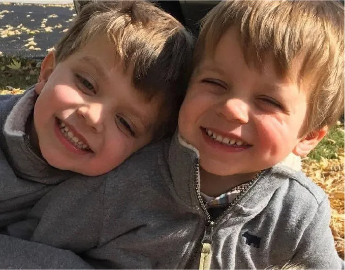 Photo of twins Mark and Scott Kelly.