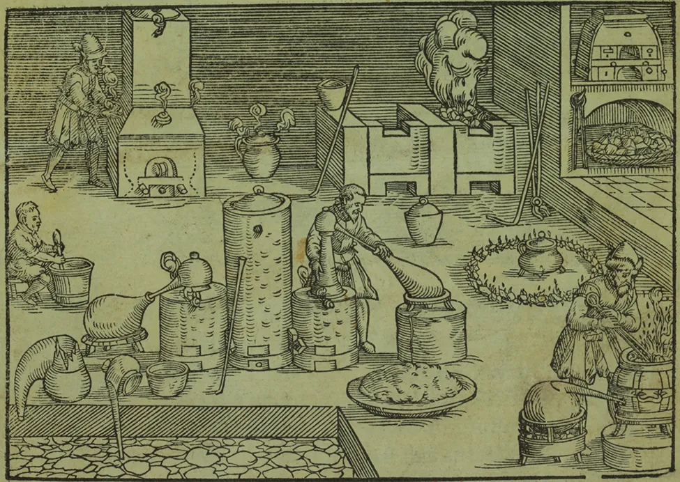 En un boceto se muestra a 4 personas removiendo y manipulando productos químicos. Los productos químicos se guardan en diversos barriles y grandes cilindros. Varios de los contenedores se están calentando sobre brasas ardientes. Una gran estufa en el laboratorio está llena de brasas. También hay un gran cofre en la esquina que produce vapor.
