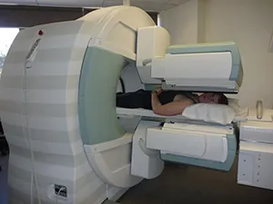 A photo showing the equipment for Single-photon-emission computer tomography (SPECT).