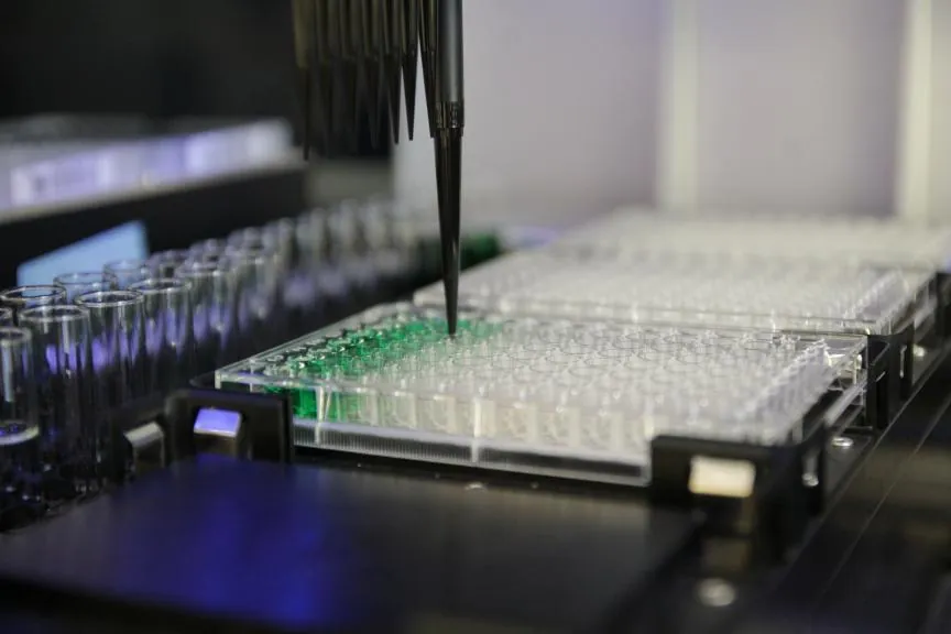 A picture of a chemistry robot used to make a library of many compounds at the same time.